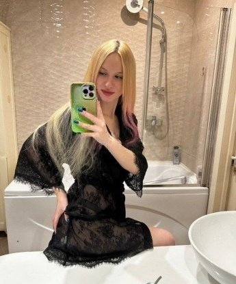 Волшебные моменты, которые мы проведем вместе, оставят в твоей памяти незабываемые впечатления. Мои услуги настолько разнообразны, что удовлетворят даже самые изысканные вкусы. Разрешенные игры, страстные ласки и массаж, нежные поцелуи - все твои фантазии могут стать реальностью. Обладая утонченным внешним видом и обаянием, я гарантирую тебе высокое качество встречи. Мои отзывы говорят сами за себя и подтверждают мою профессиональность. Я живу в Москве, поэтому наша встреча будет легкой и комфортной. Жду тебя! 😉🌸💋🌟👠🥂 Алиса